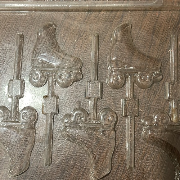 5 Wilton chocolate molds - Picture 5 of 6